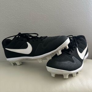 Nike Men’s Football Black & White Cleats Size 14